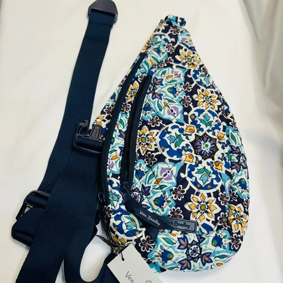 Vera Bradley Essential Compact Sling Backpack.   New With Tags - Picture 6 of 10
